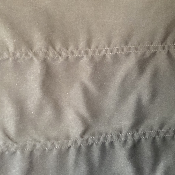 Saint johns bay size medium green  vest - Picture 5 of 7